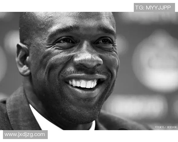 欧洲球场上璀璨星光足球明星们的荣耀与传奇故事